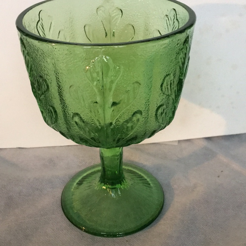 Vintage 1975 FTD avocado green large goblets